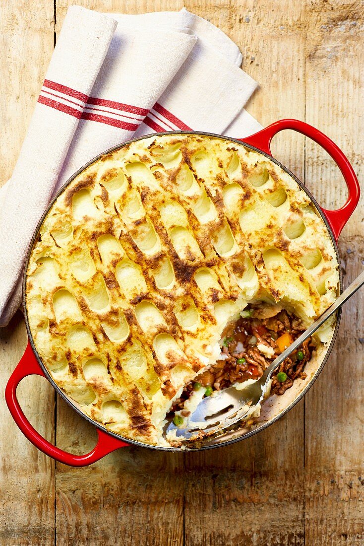 Cottage pie with vegetables (England)