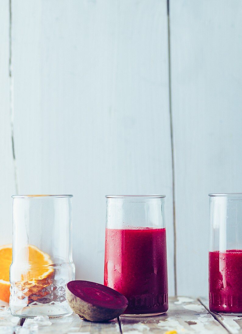 Beetroot smoothie with mango and sparkling water