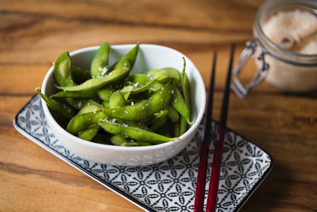 Edamame mit Meersalz (Asien)