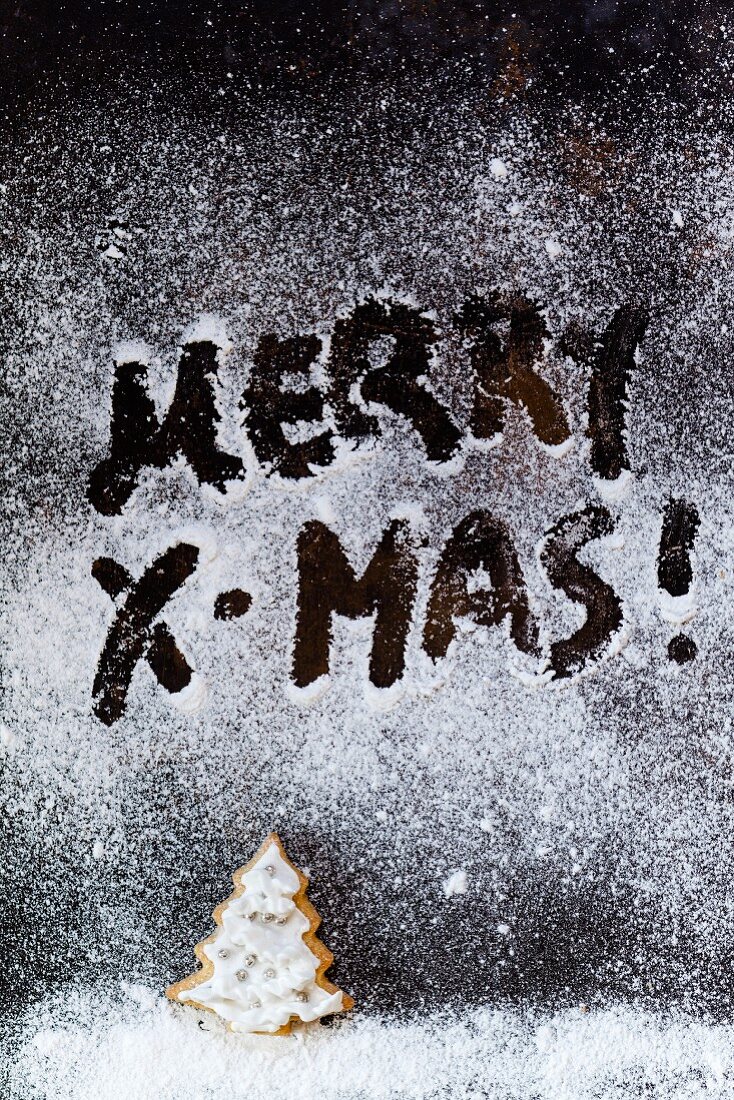 'Merry Christmas' written in icing sugar