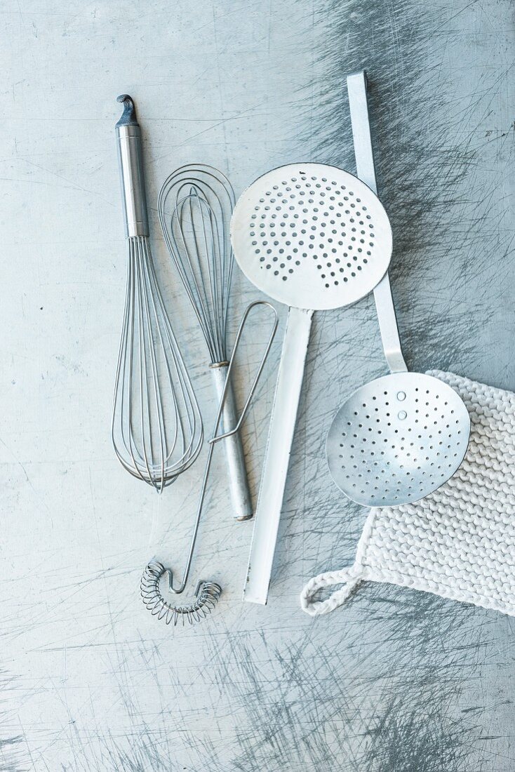Whisks and slotted spoons