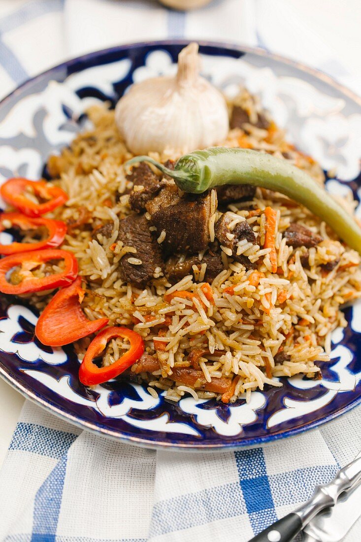 Fried rice with beef, chillis and garlic