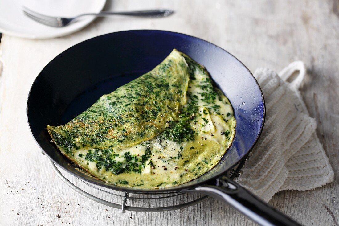 Vegetarian spinach omelette with blue cheese