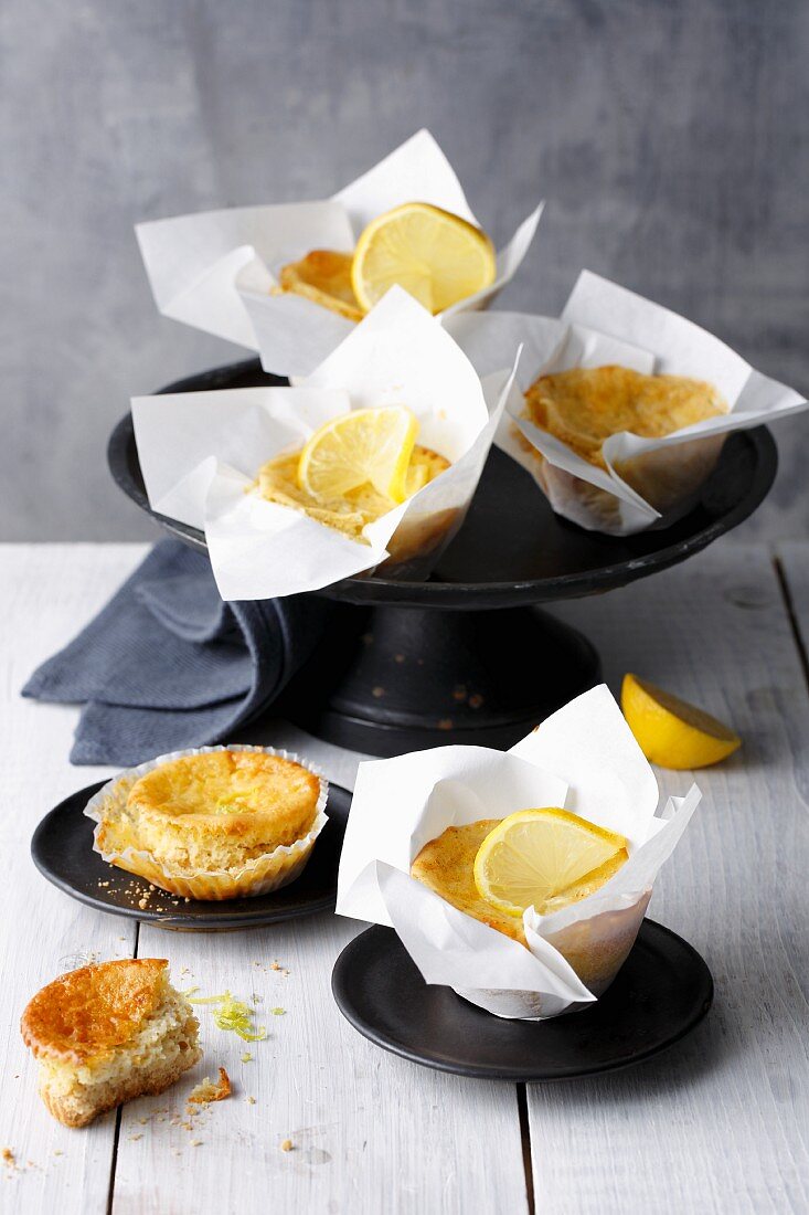 Cream cheese and lemon muffins with birch sugar