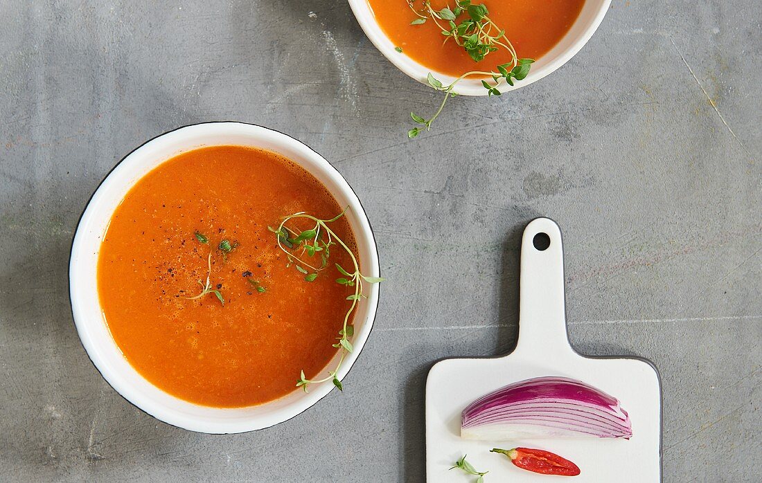 Roasted tomato soup with pointed pepper
