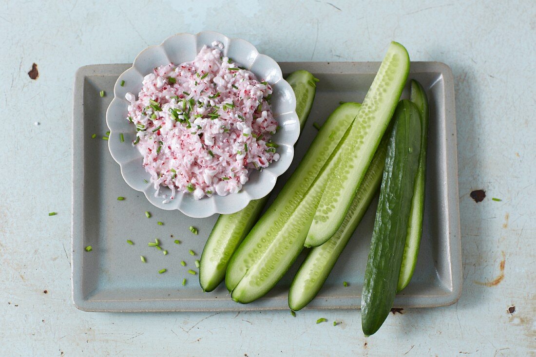 Cucumber sticks with radish dip