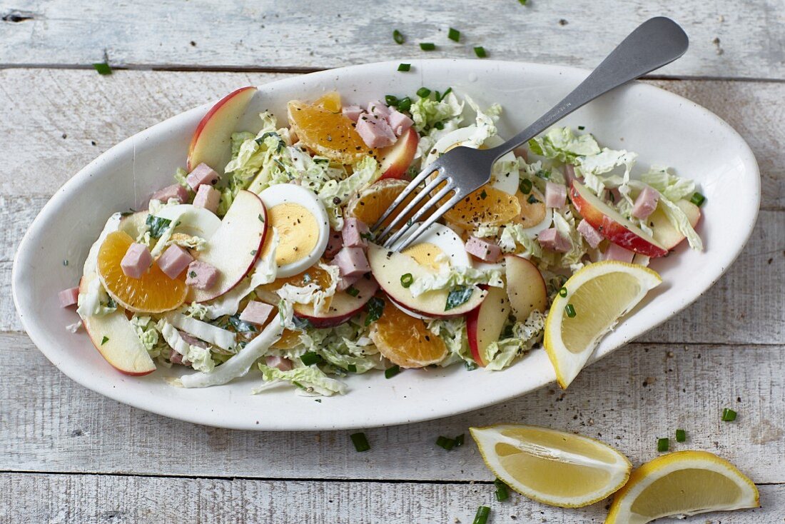 Fruity Chinese cabbage salad with egg