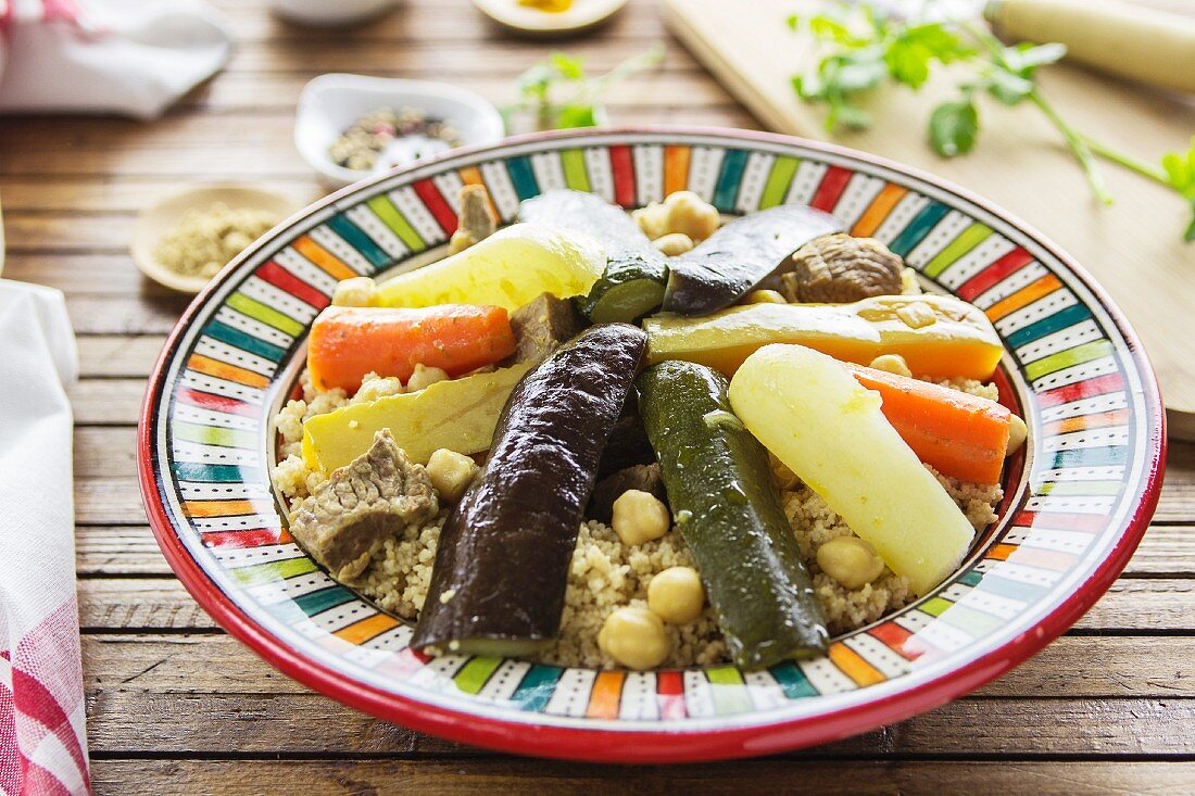 Marokkanischer Couscous mit Gemüse und Lammfleisch