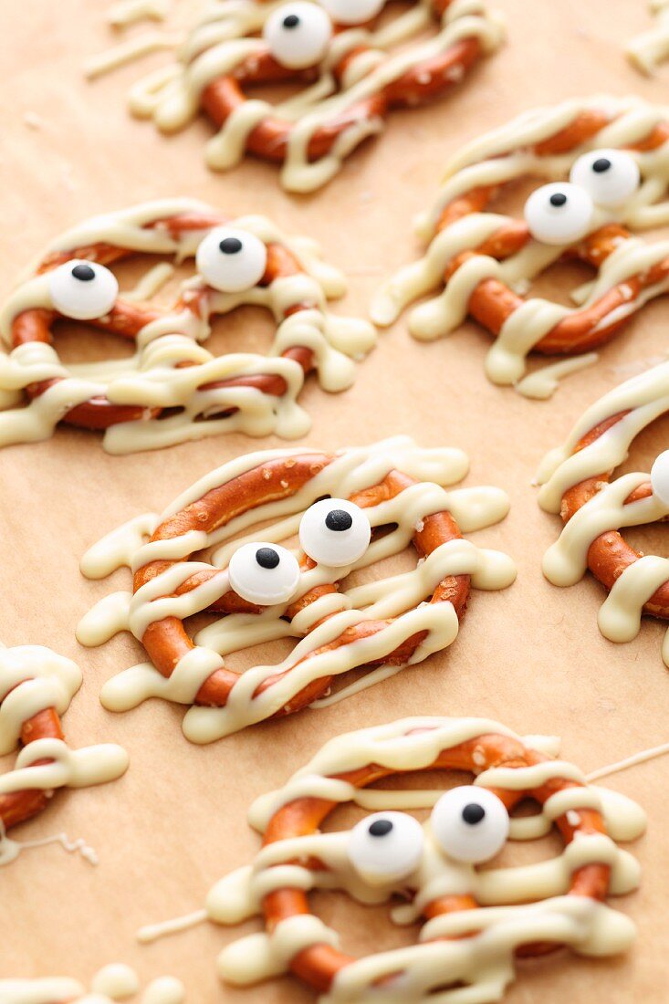 Chocolate and salty pretzel ghosts