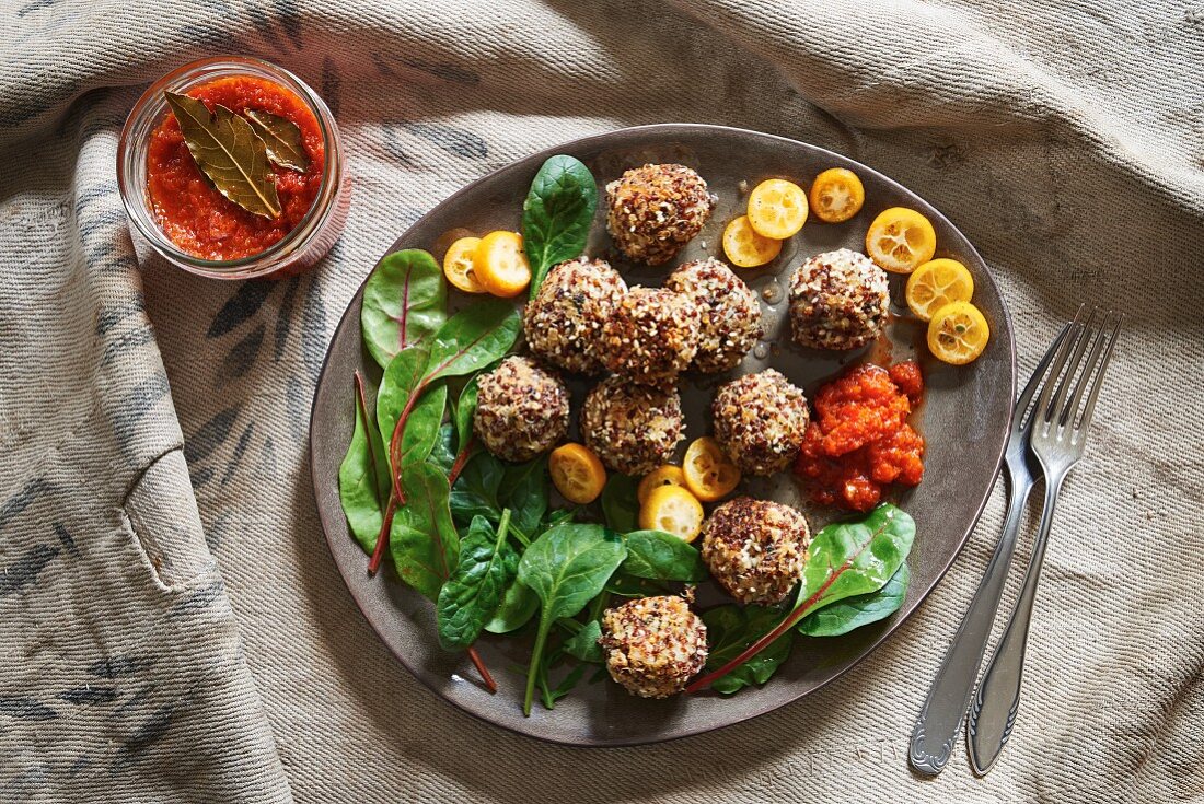 Quinoa balls with homemade chilli sauce