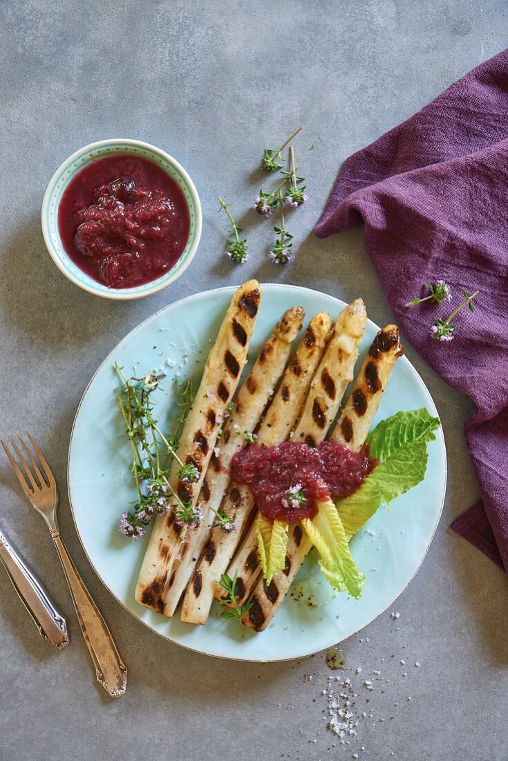 Rhubarb chutney with grilled asparagus