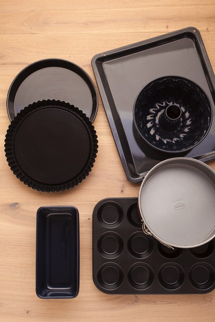 Baking trays and moulds