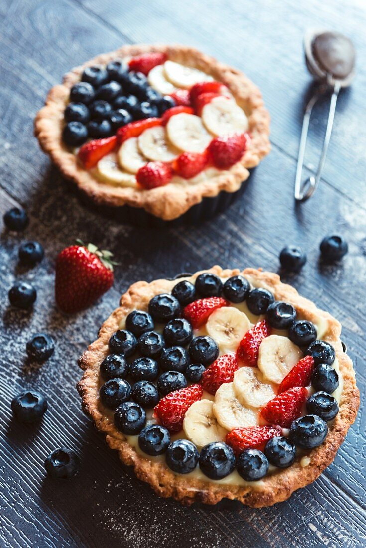 Torteletts mit Früchten zum Fourth of July (USA)