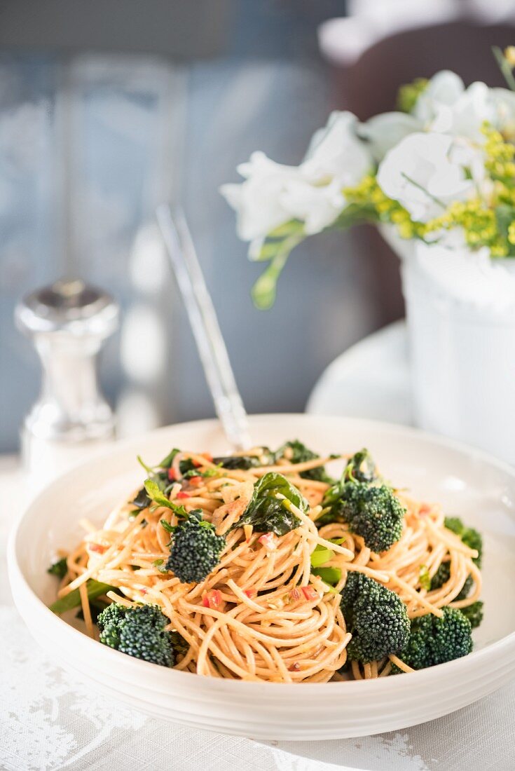 Wholemeal spaghetti with Tenderstem broccoli and lemon