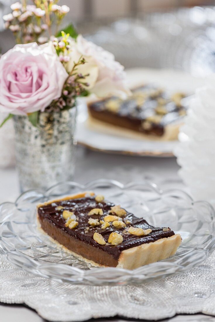 Chocolate and caramel tart with chestnuts (Christmas)