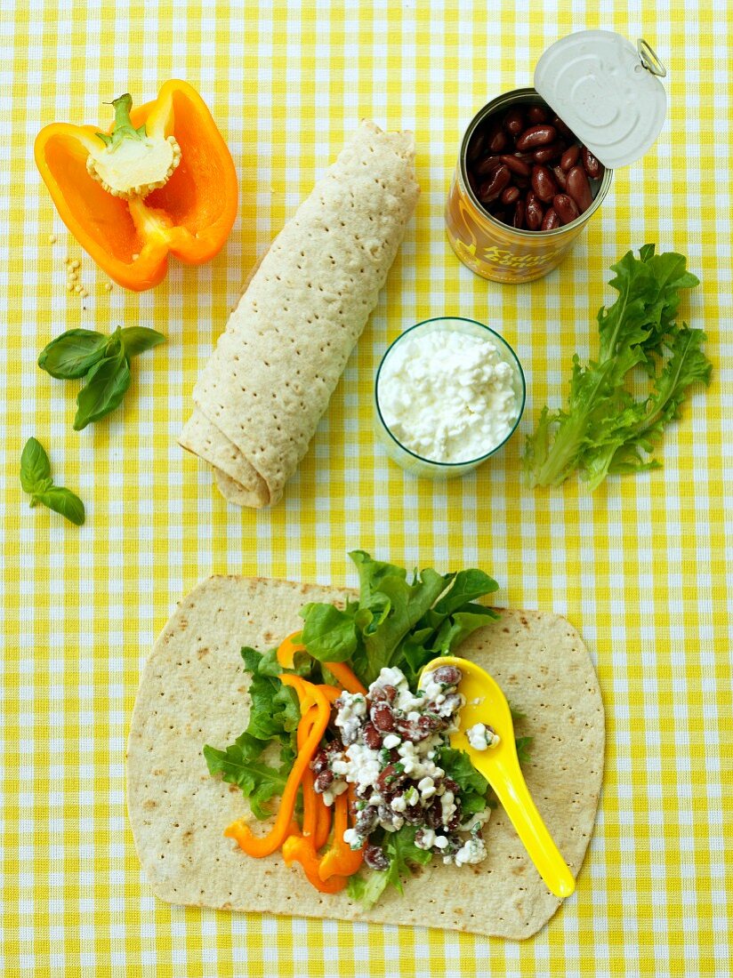 Wraps with cottage cheese and kidney beans