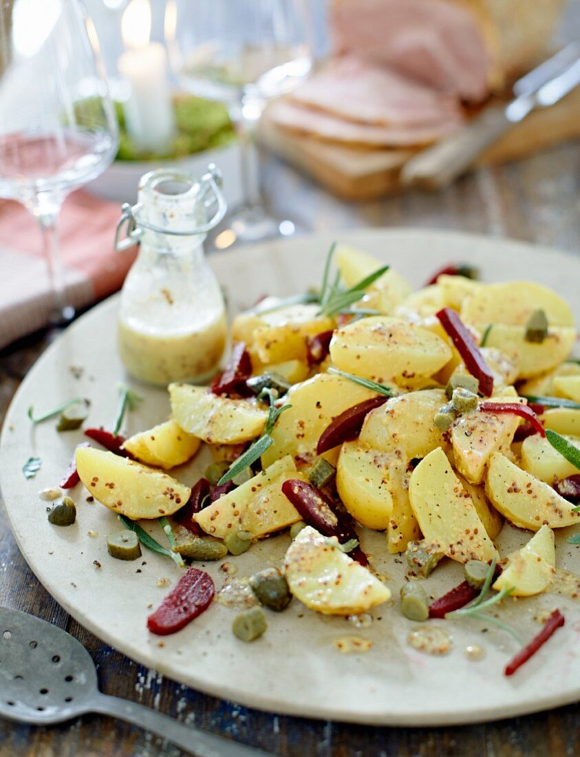 Potato salad with beetroot and a mustard dressing
