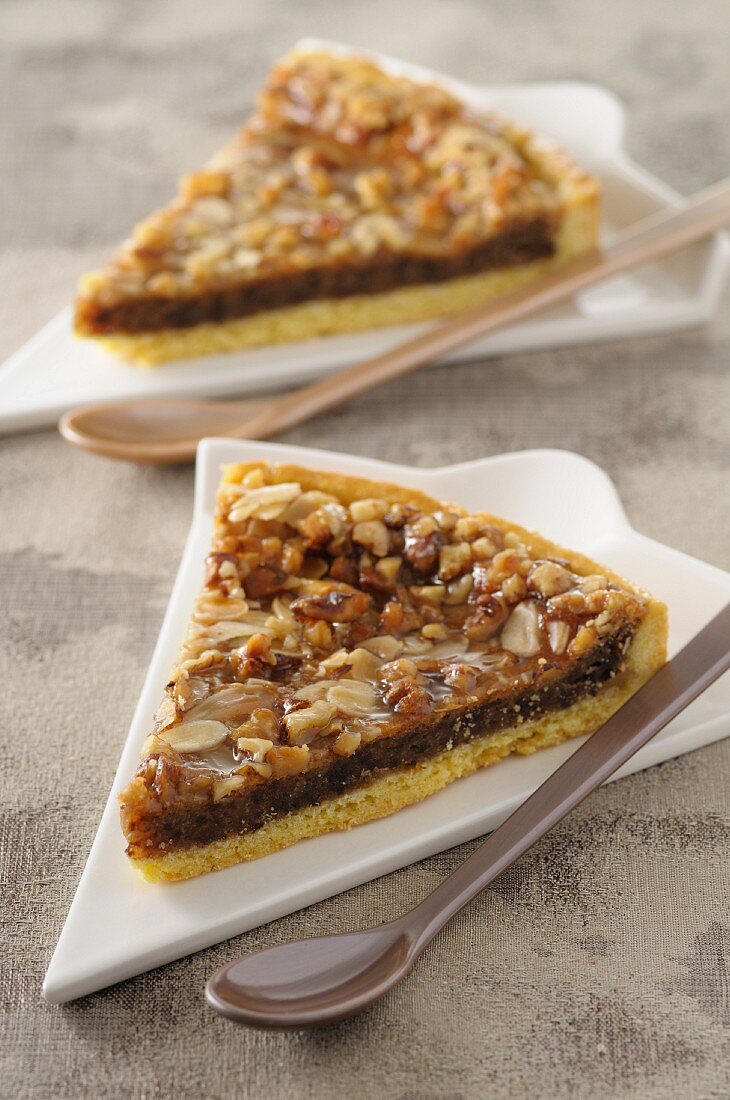 Dried fruit and nut tart