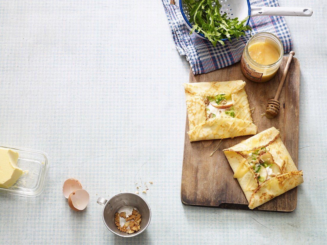 Crepes mit Apfel und Ziegenkäse