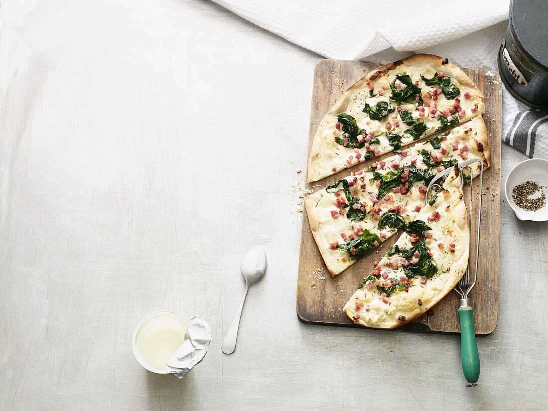 Tarte flambée with spinach