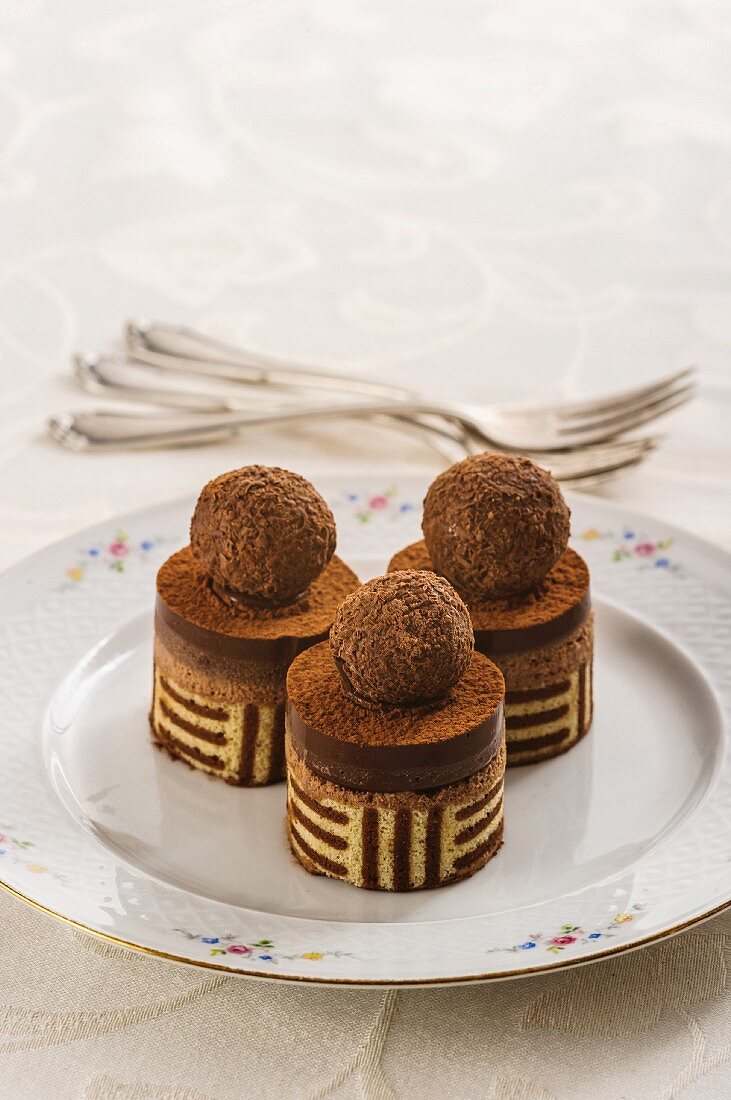 Petit fours with chocolate truffles