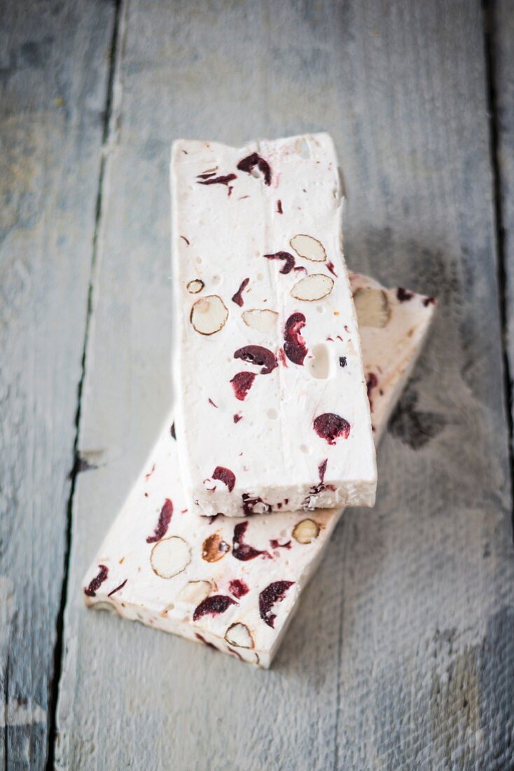 Weisser Nougat mit Cranberries