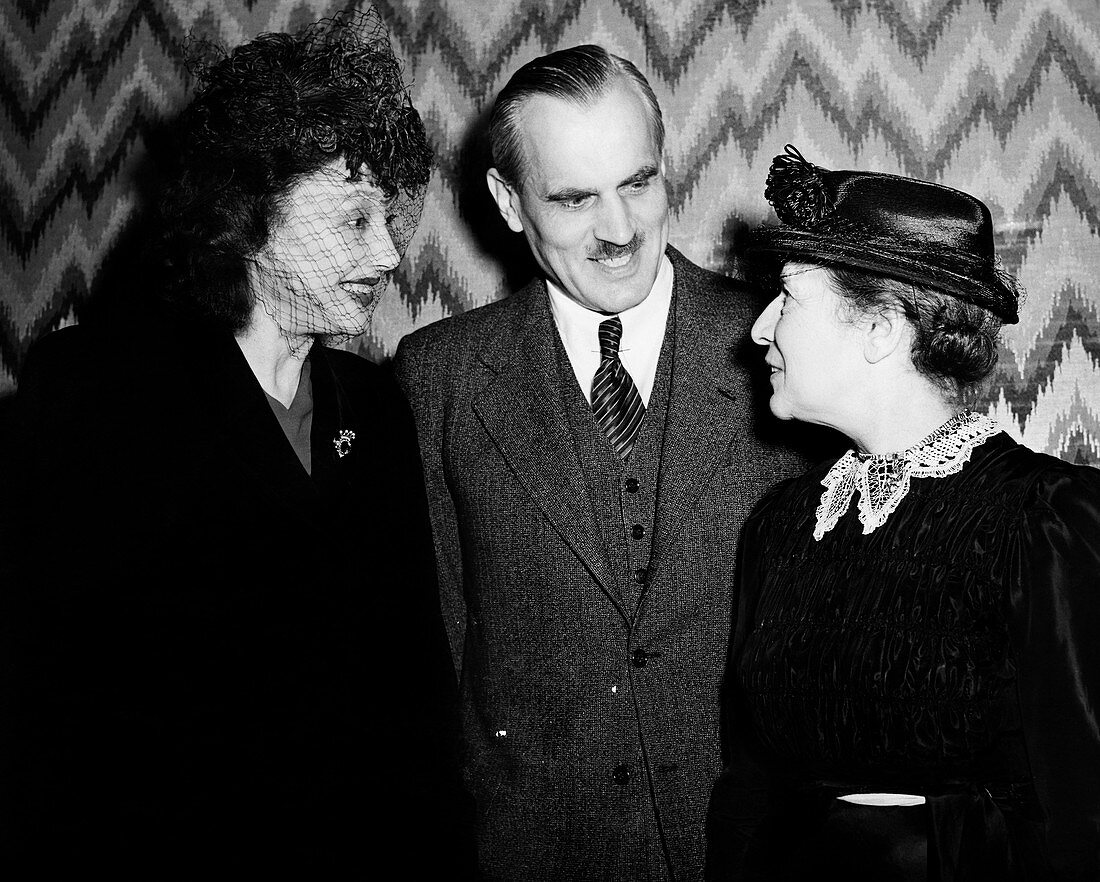 Lise Meitner, Arthur Compton and Katherine Cornell