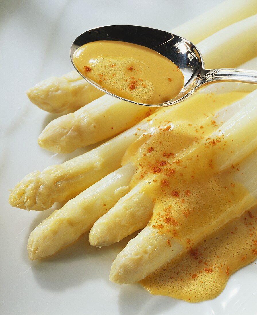 White asparagus with crab sauce