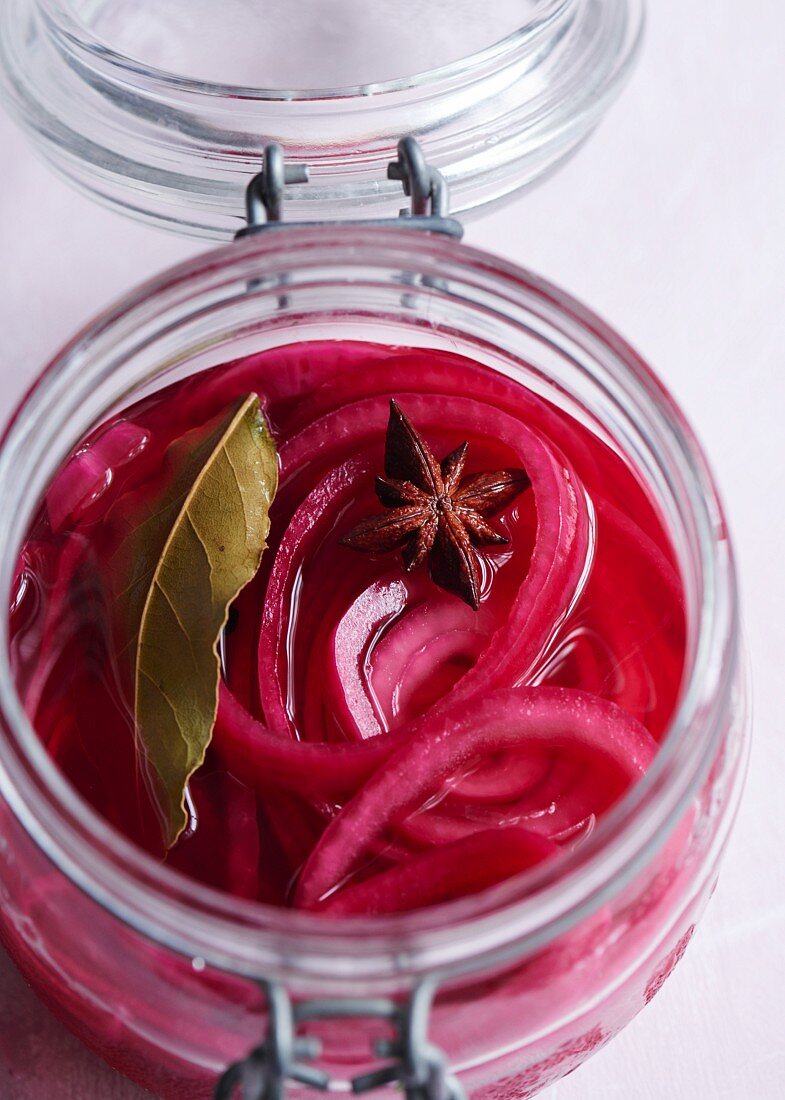 Quick pickled redonions