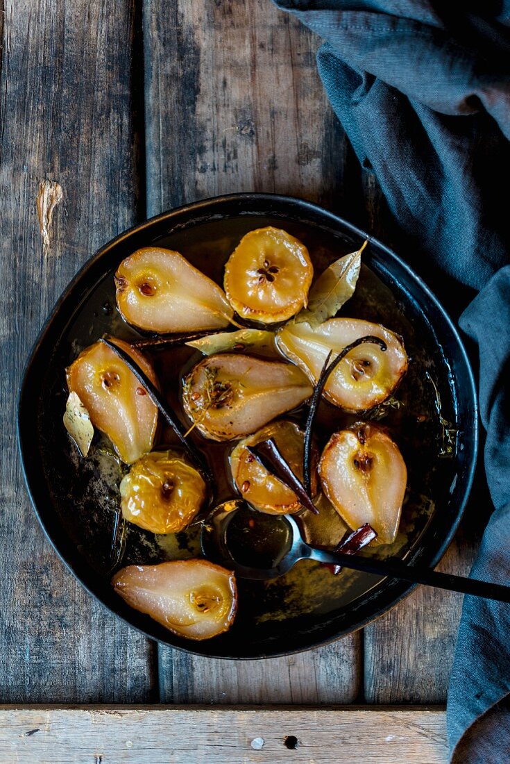 Pears roasted in apple wine