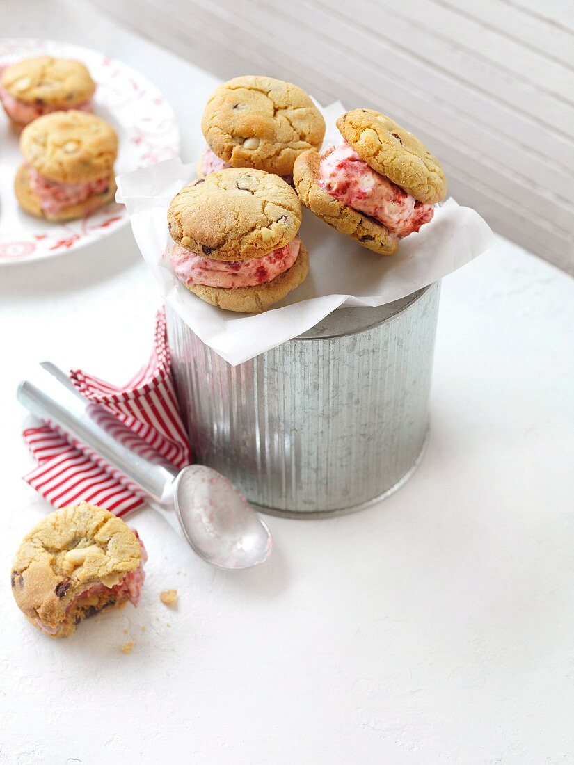 Berry semifreddo and cookie sandwiches