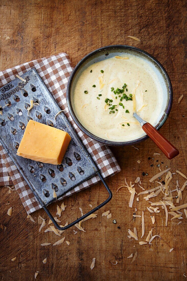 Blumenkohl-Curry-Suppe mit Käse