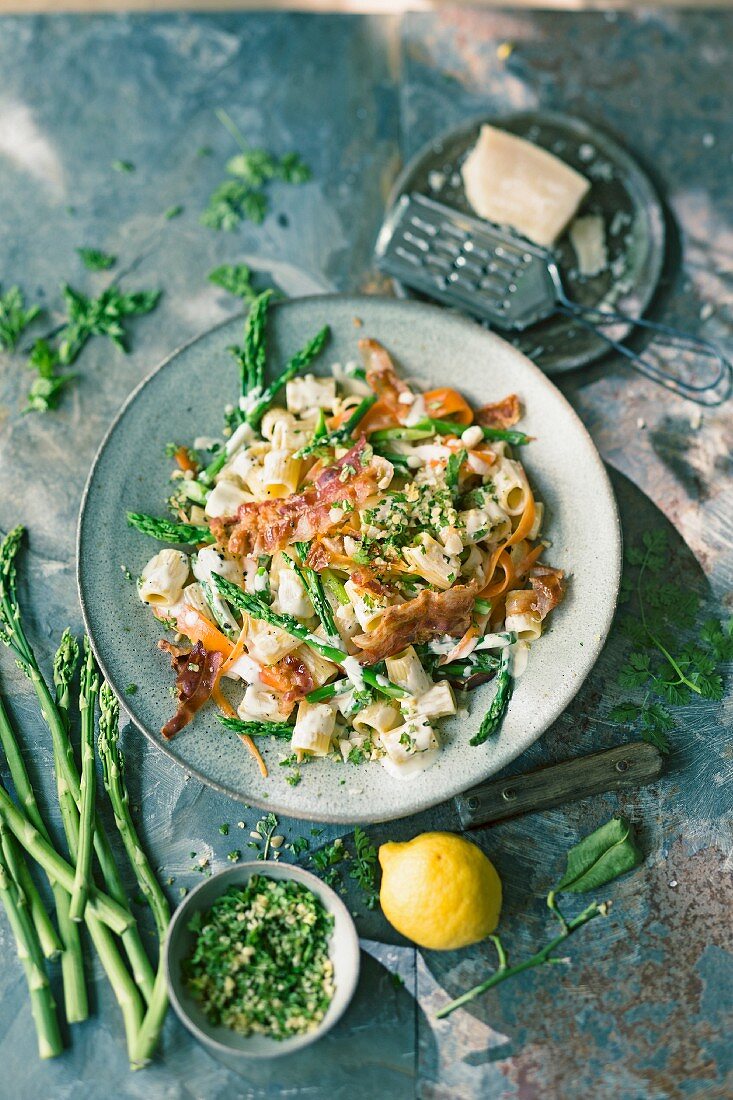 Mezzi Rigatoni mit Sommer-Carbonara