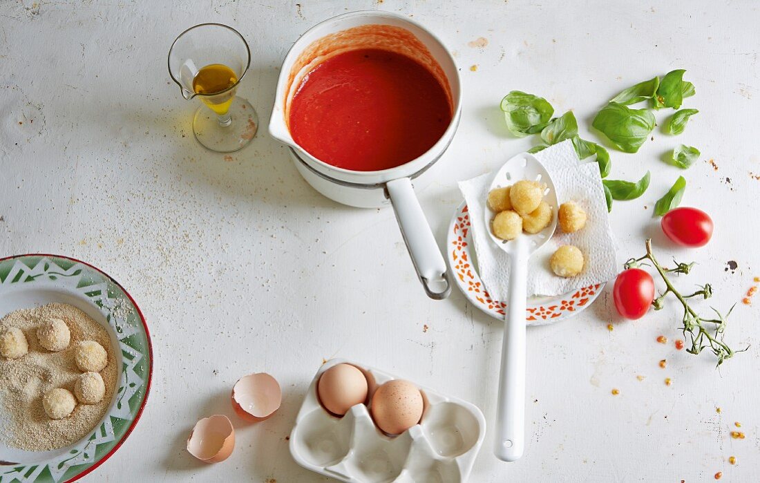 Ingredients for tomato soup with mozzarella