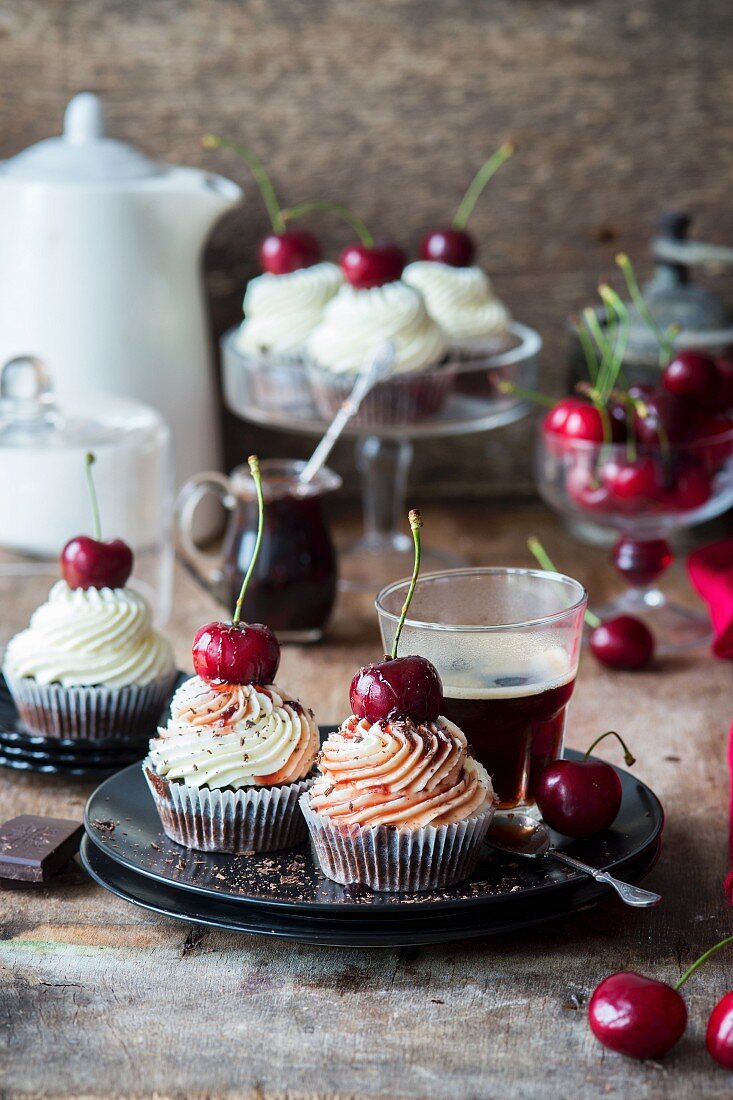 Schwarzwälder-Kirsch-Cupcakes