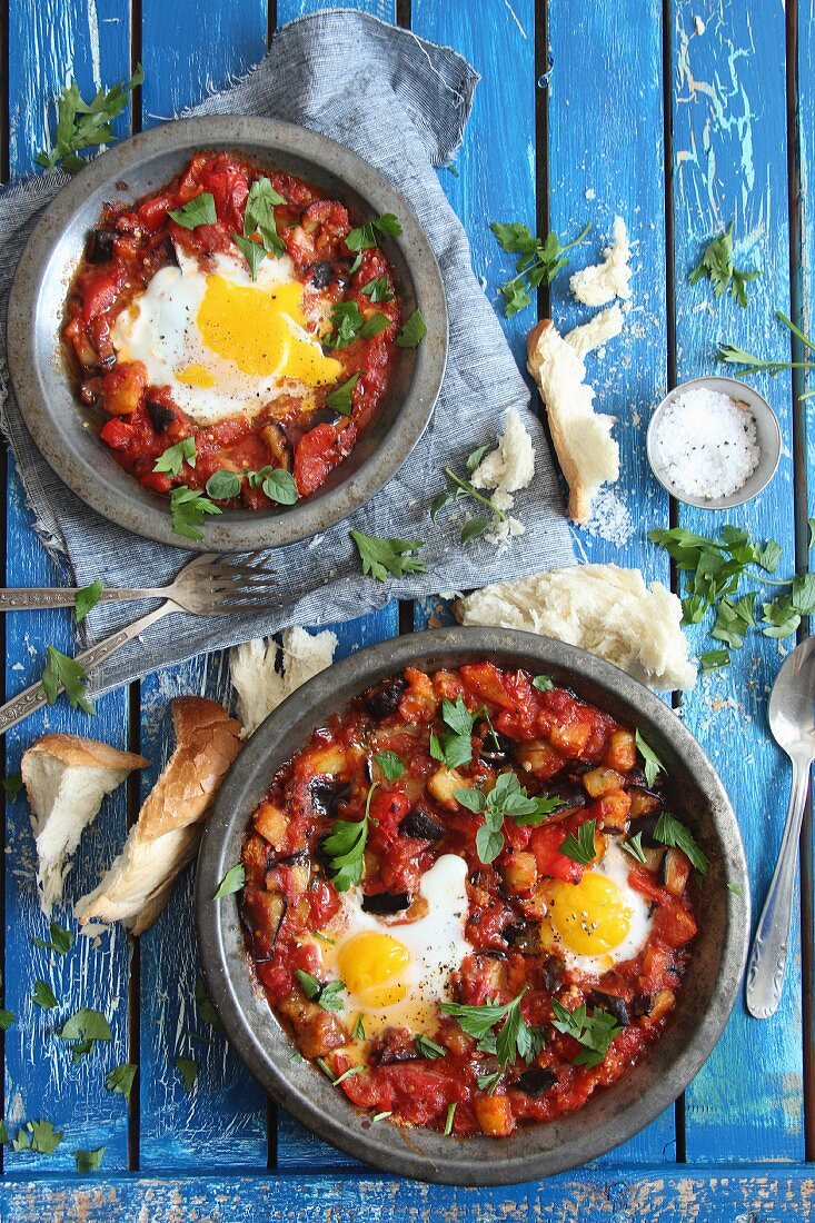 Shakshuka mit Weißbrot