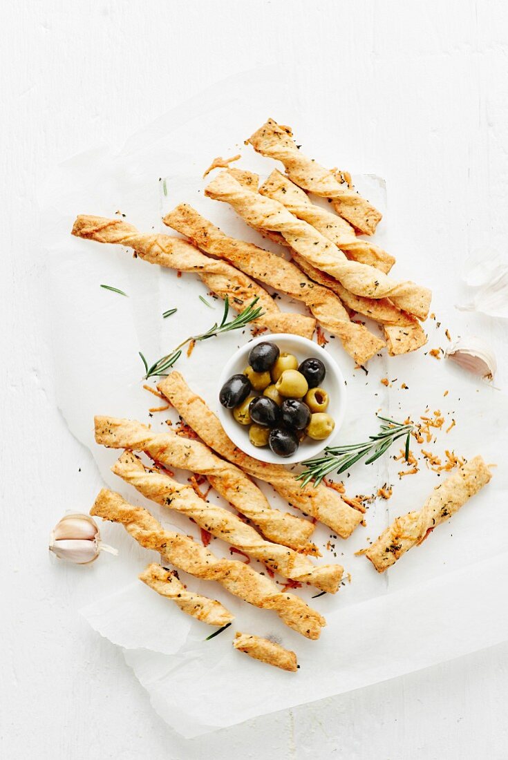 Shortcrust pastry breadsticks with rosemary and Parmiggiano-Reggiano