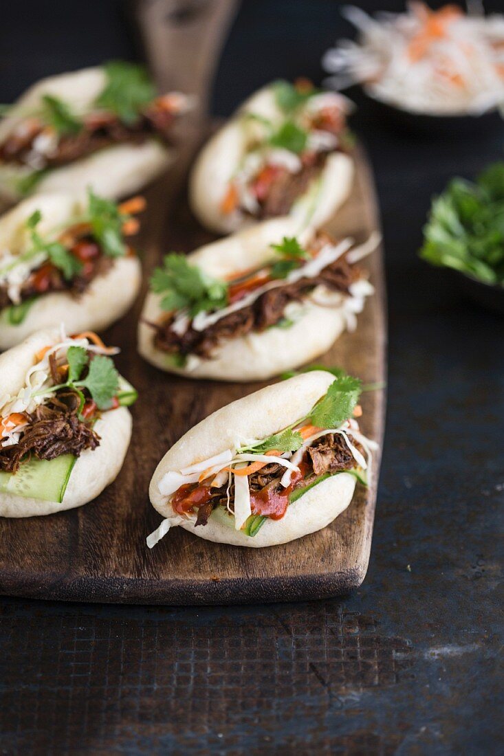 Gua Bao burgers with pulled pork and hoisin sauce