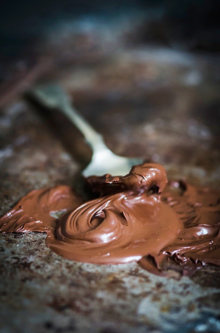 Vegan chocolate paste made with cacao, maple syrup and water