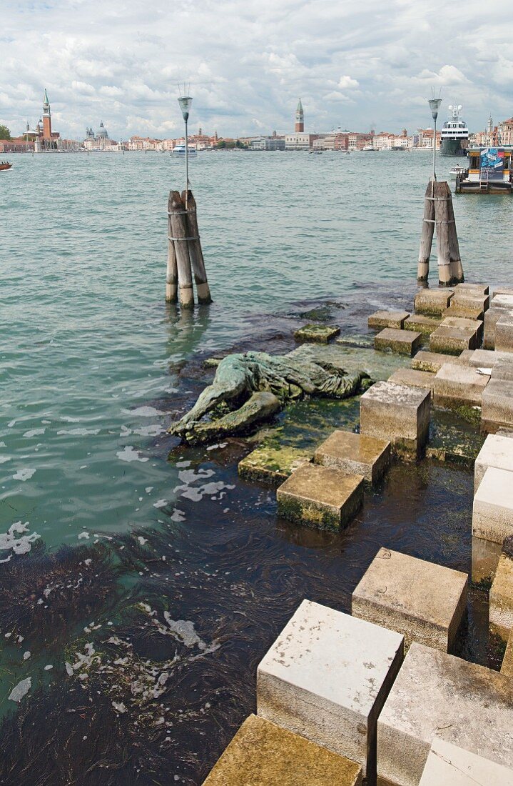 Monument to the Partisan Woman by Augusto Murer and Carlo Scarpa, Venice, Italy