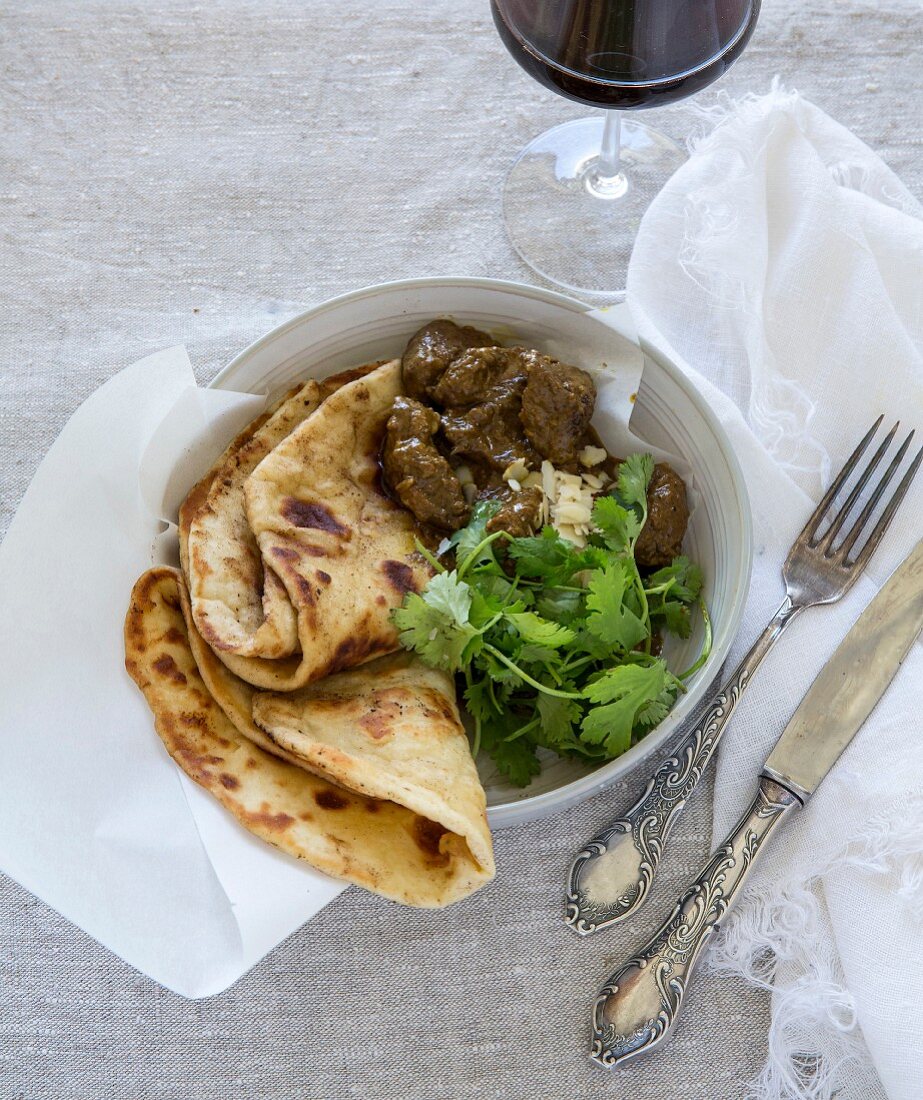 Lamm Korma mit Fladenbrot (Indien)