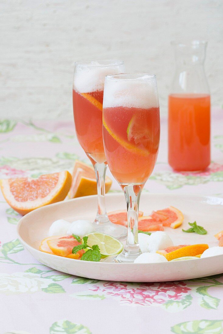 Grapefruit-Mimosa-Floats
