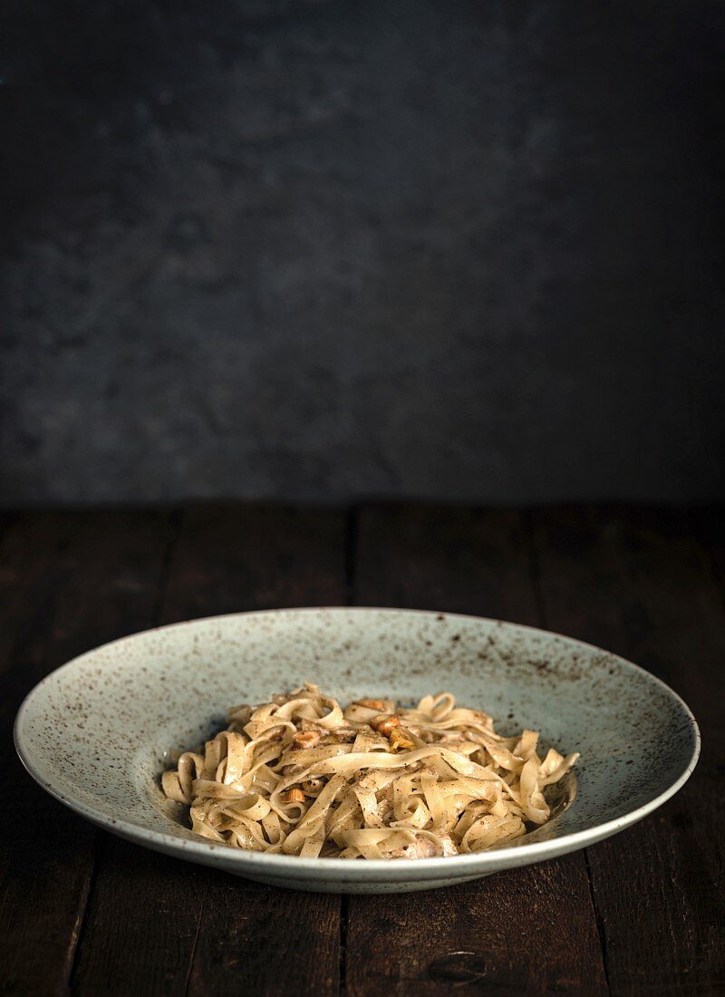 Tagliatelle mit Trüffeln und Nüssen