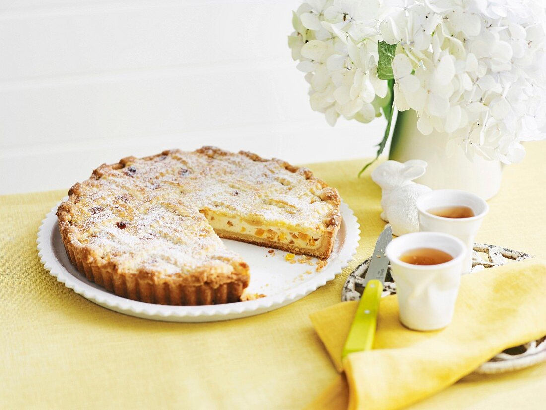 Ricotta-Crostata mit Verjus, Aprikosen und Tokajer zu Ostern