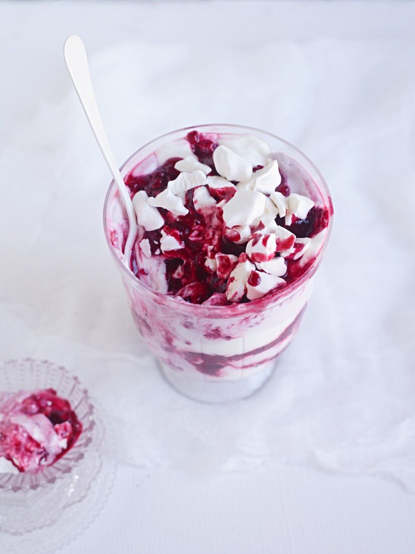 Raspberry and yoghurt trifle with meringue