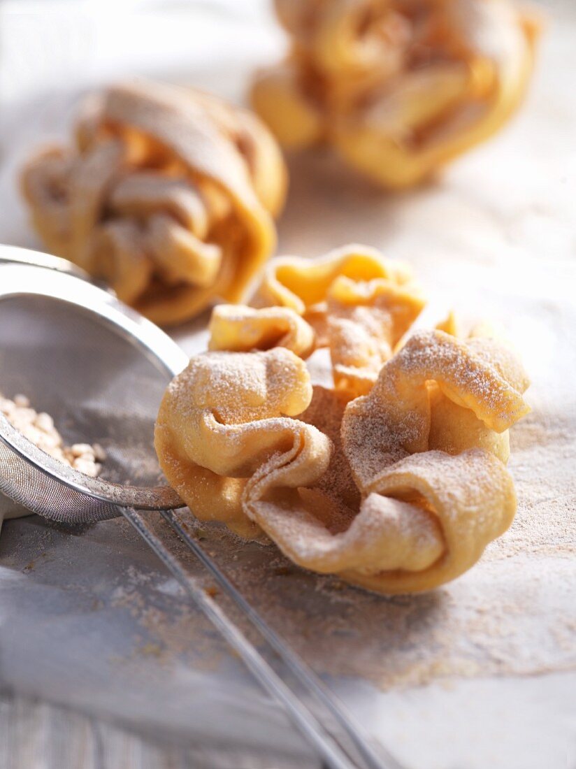 Snowball (fried pastries)