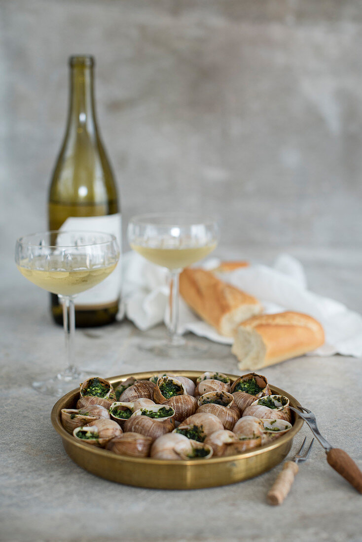 Escargot De Bourgogne (Schnecken mit Knoblauch-Kräuter-Butter, Frankreich)