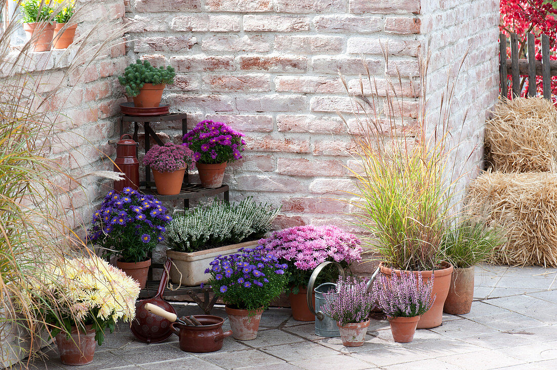 Herbstarrangement mit Treppenetagere :