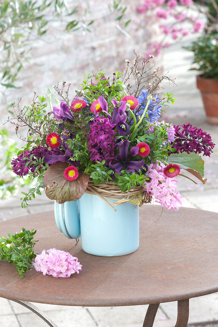 Bouquet of Hyacinthus (hyacinths), Iris reticulata (reticulated iris), Bellis