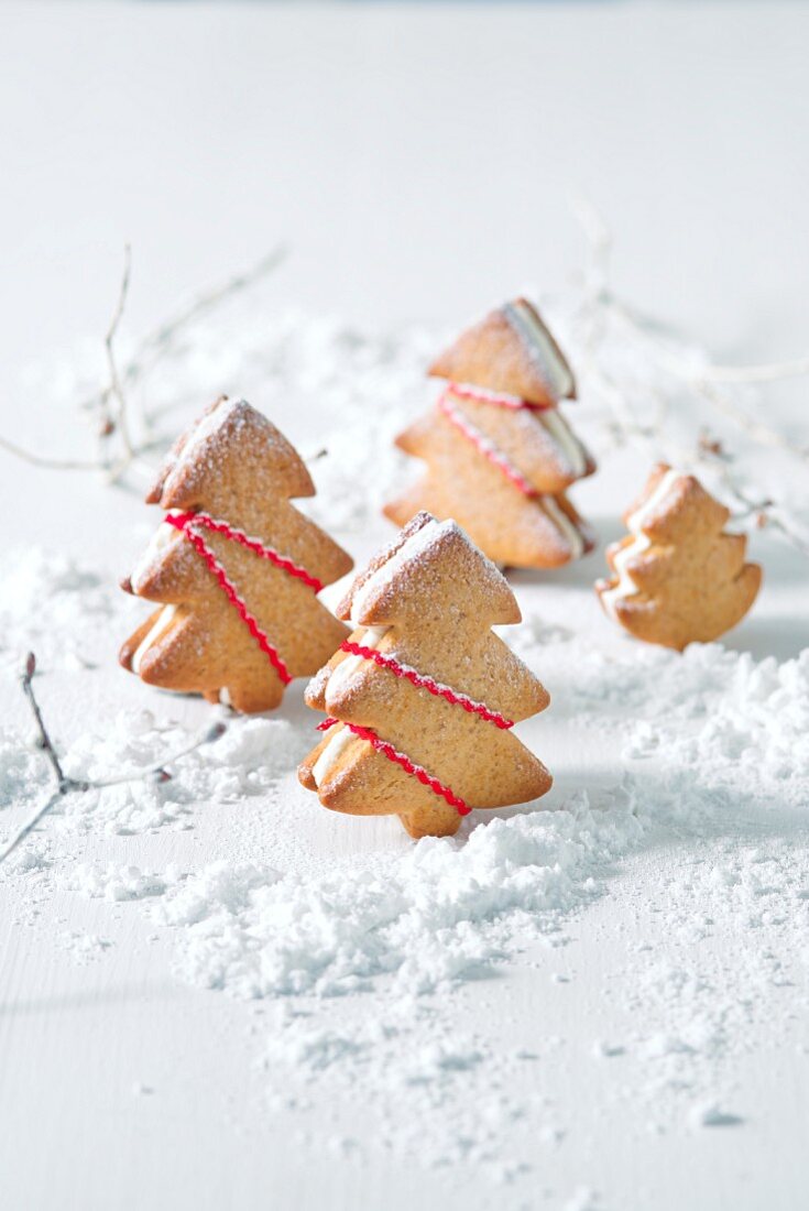 Filled gingerbread tree biscuits